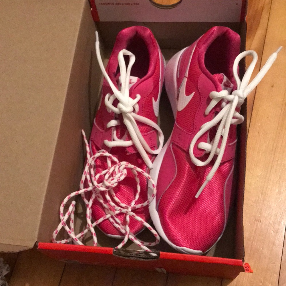 Nike sneakers kids size 4.5/women’s size 5.5